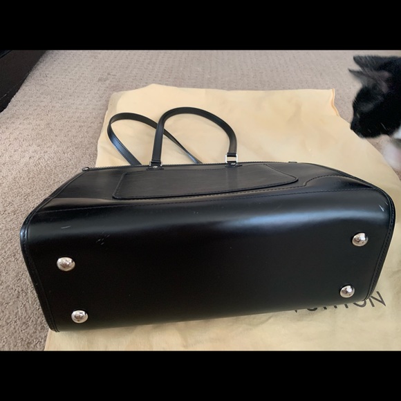 Authentic louis Vuitton black handbag - Picture 9 of 9